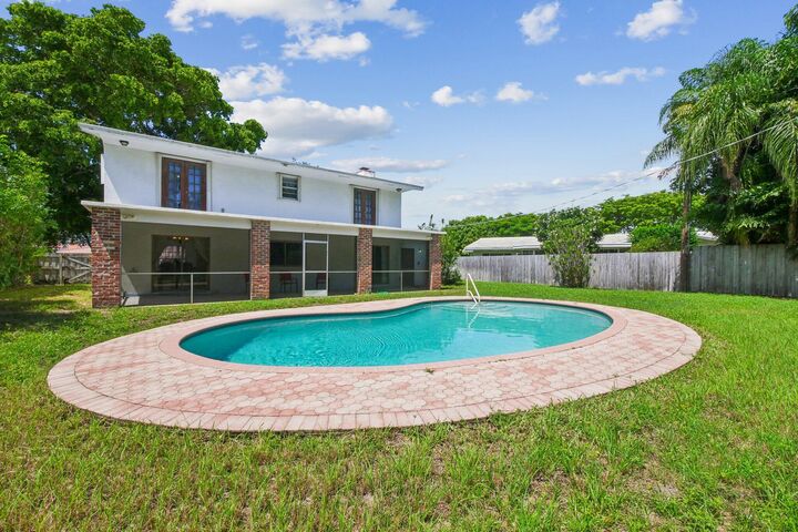 Property Photo: 1916 Harbourview Drive FL 33316