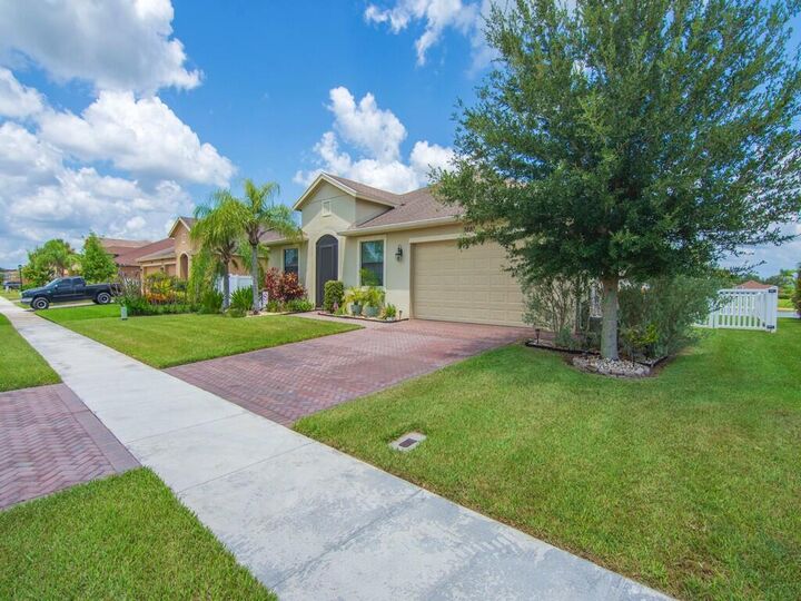 Property Photo:  9880 Verona Manor  FL 32966 