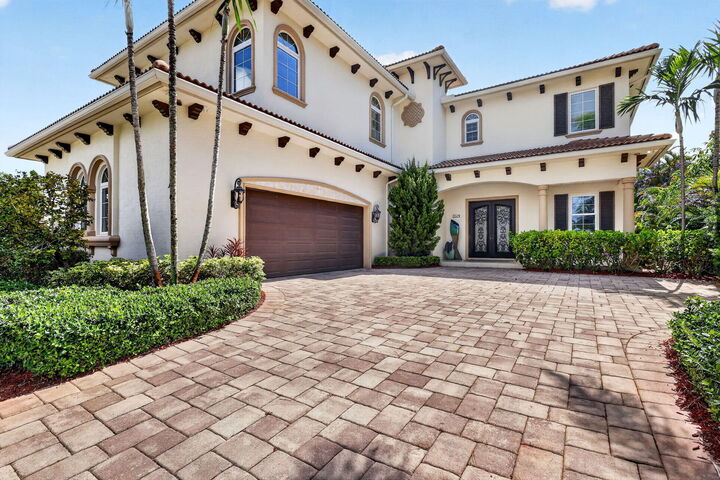 Property Photo:  3029 SW Cornell Avenue  FL 34990 