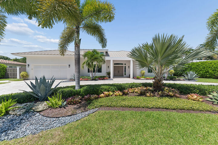 Property Photo:  115 NE 16th Court  FL 33444 