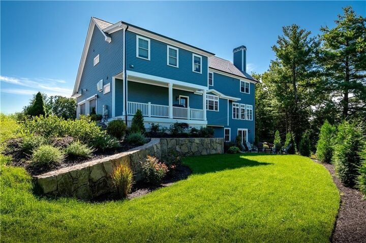 Property Photo:  5 Lacey Court  RI 02917 