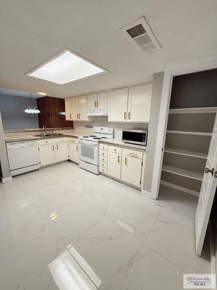 Property Photo:  3005 Old Alice Rd. 500-B  TX 78521 