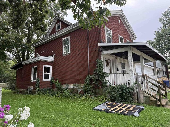 Property Photo:  109 W Holmes Street  WI 53545 