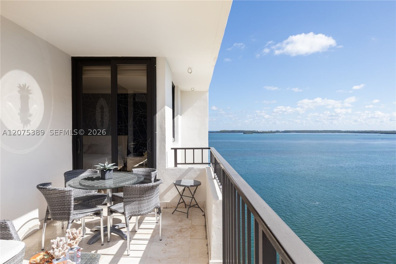 Property Photo: 520 Brickell Key Dr A1207 FL 33131