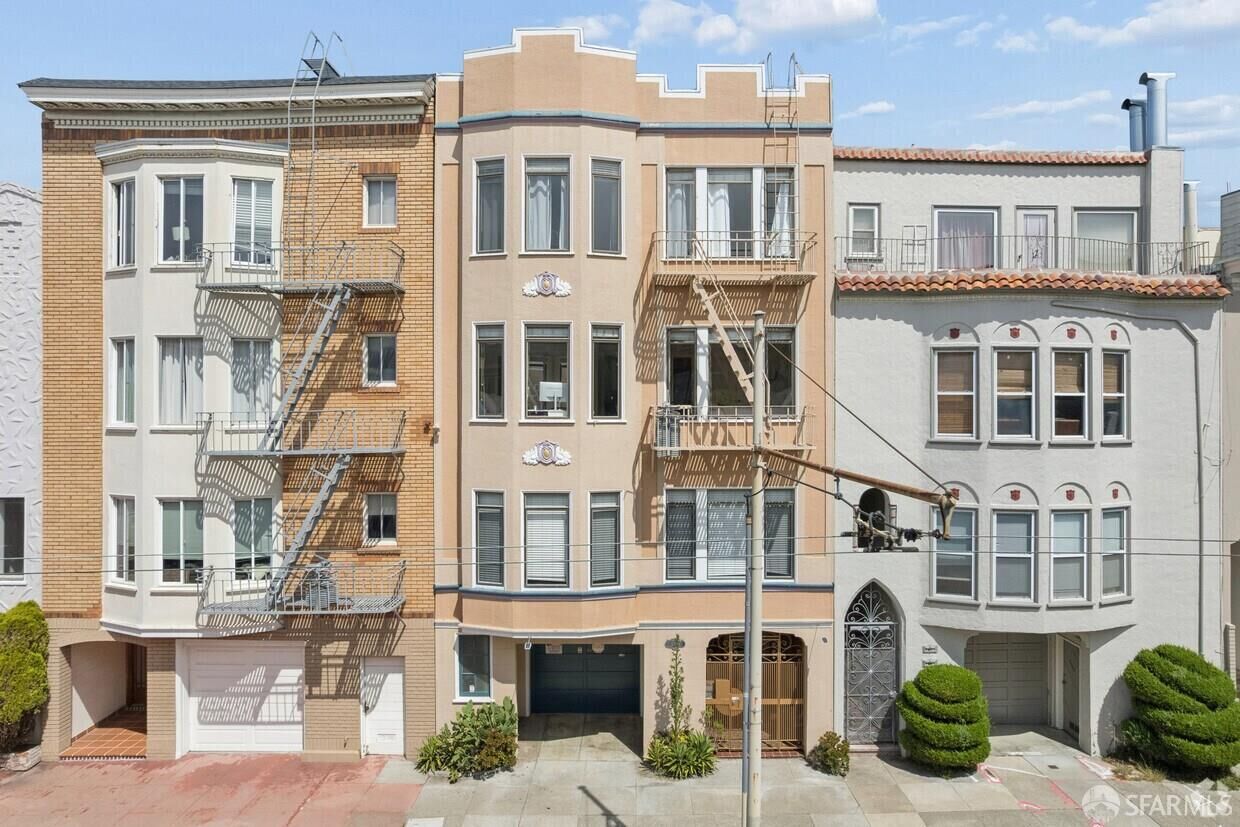 Property Photo:  3324 Broderick Street  CA 94123 