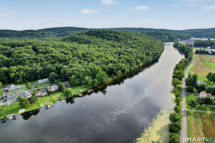 Property Photo:  60 Housatonic Drive  CT 06482 