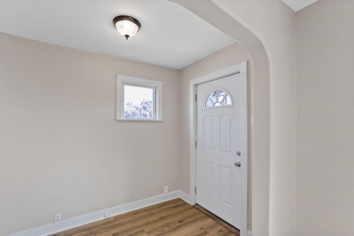 Property Photo:  407 E Dalton Ave  WA 99207 