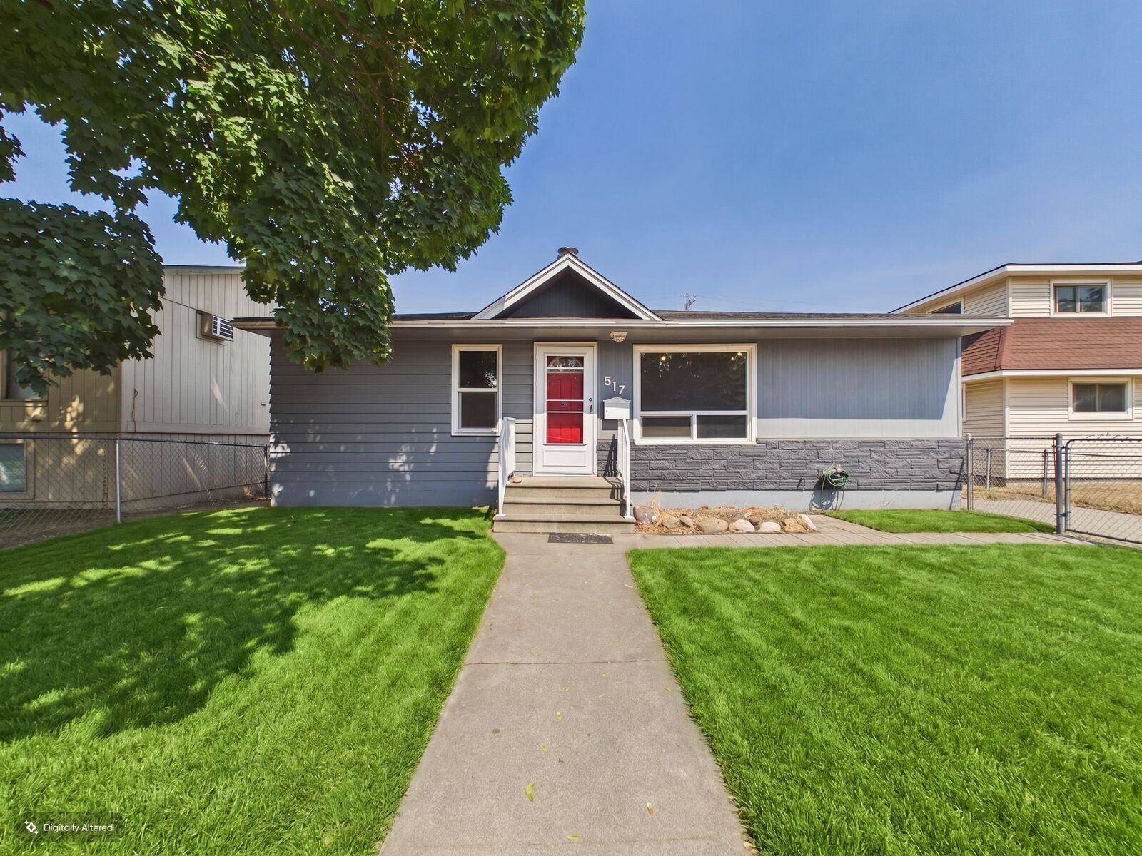 Property Photo: 517 E Longfellow Ave WA 99207