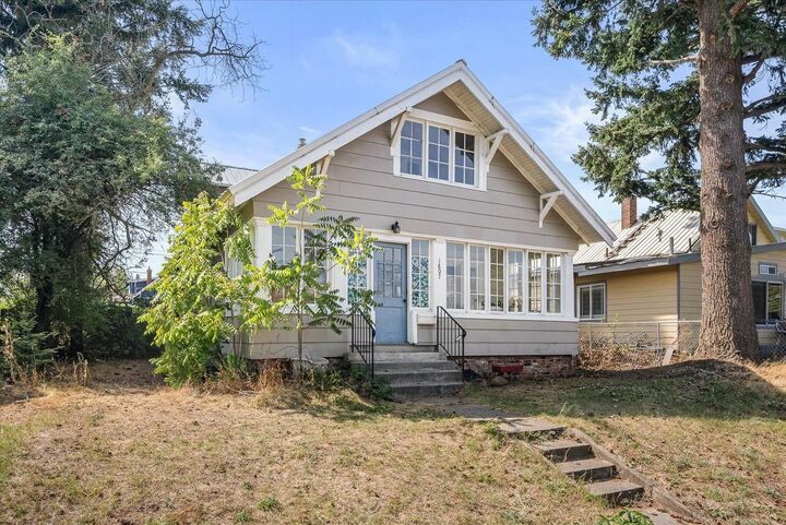 Property Photo:  1807 W Chelan Ave  WA 99205 