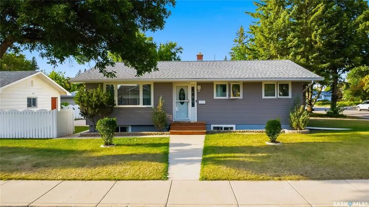 192 Salisbury Drive — photo 1