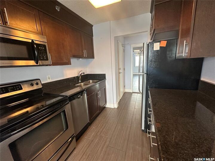 Property Photo: 320 5th Avenue N 902 SK S7K 2P5
