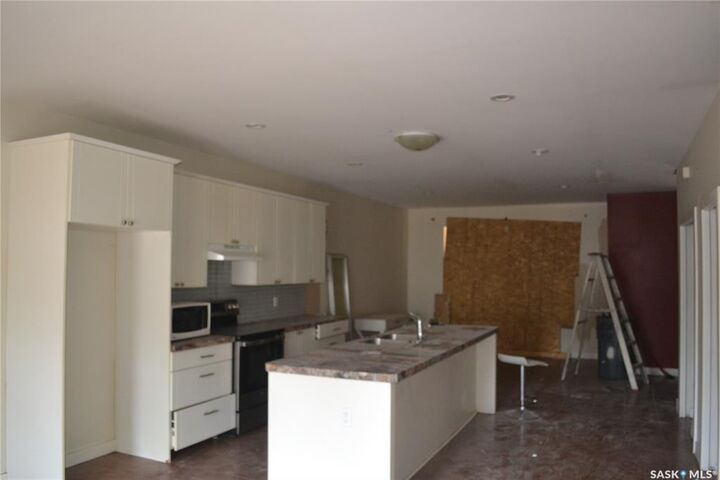 Property Photo: 417 S Avenue S SK S7M 3A3