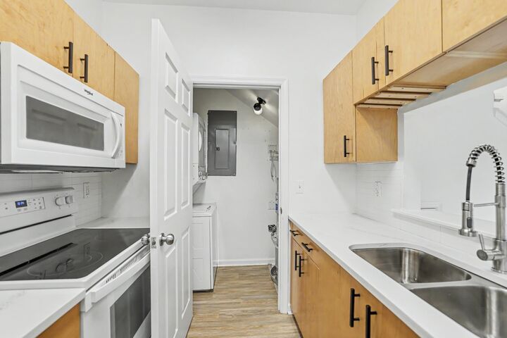 Property Photo:  2403 Hartsfield Road 607  FL 32303 