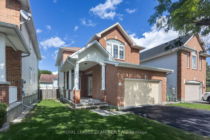 Property Photo:  19 Dunn Street  ON K2K 3J8 