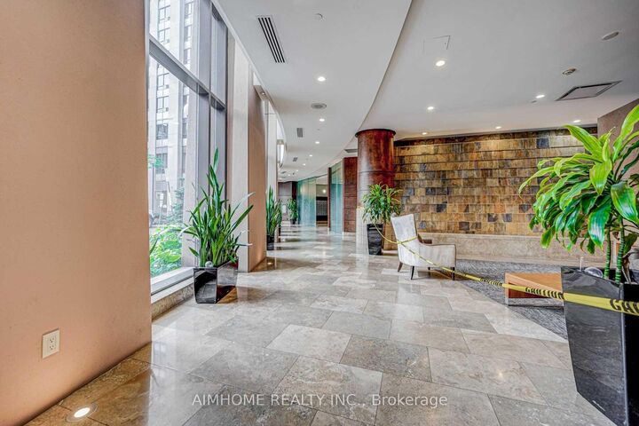 Property Photo:  15 Northtown Way 2224  ON M2N 7A2 