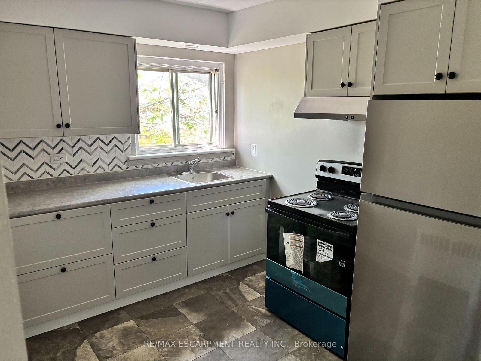 Property Photo:  5473 Ontario Avenue 5  ON L2E 3S4 