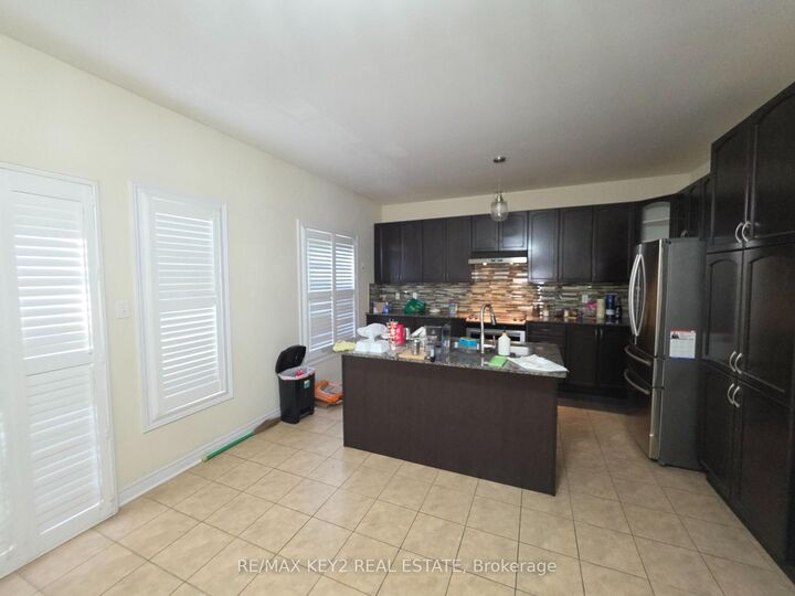 Property Photo:  1601 Dusty Drive Upper  ON L1X 0C9 