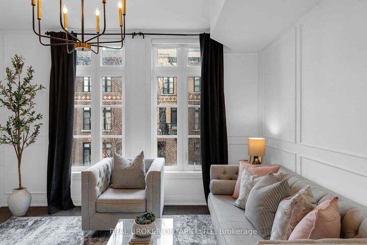 Property Photo: 8167 Kipling Avenue 43 ON L4L 0G4