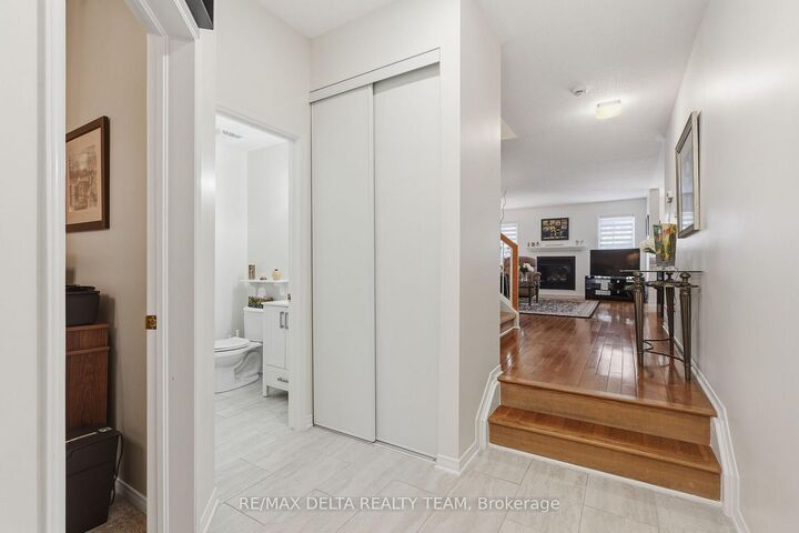 Property Photo:  64 Collington Street  ON K2G 6X3 