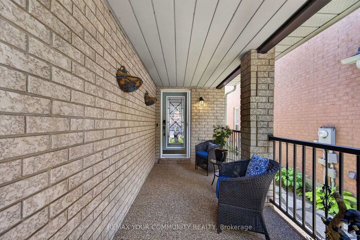 Property Photo: 126 Woodroof Crescent ON L4G 7H2