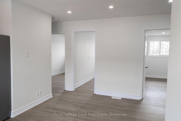Property Photo:  84 Mary Street W 1  ON K9V 5G3 