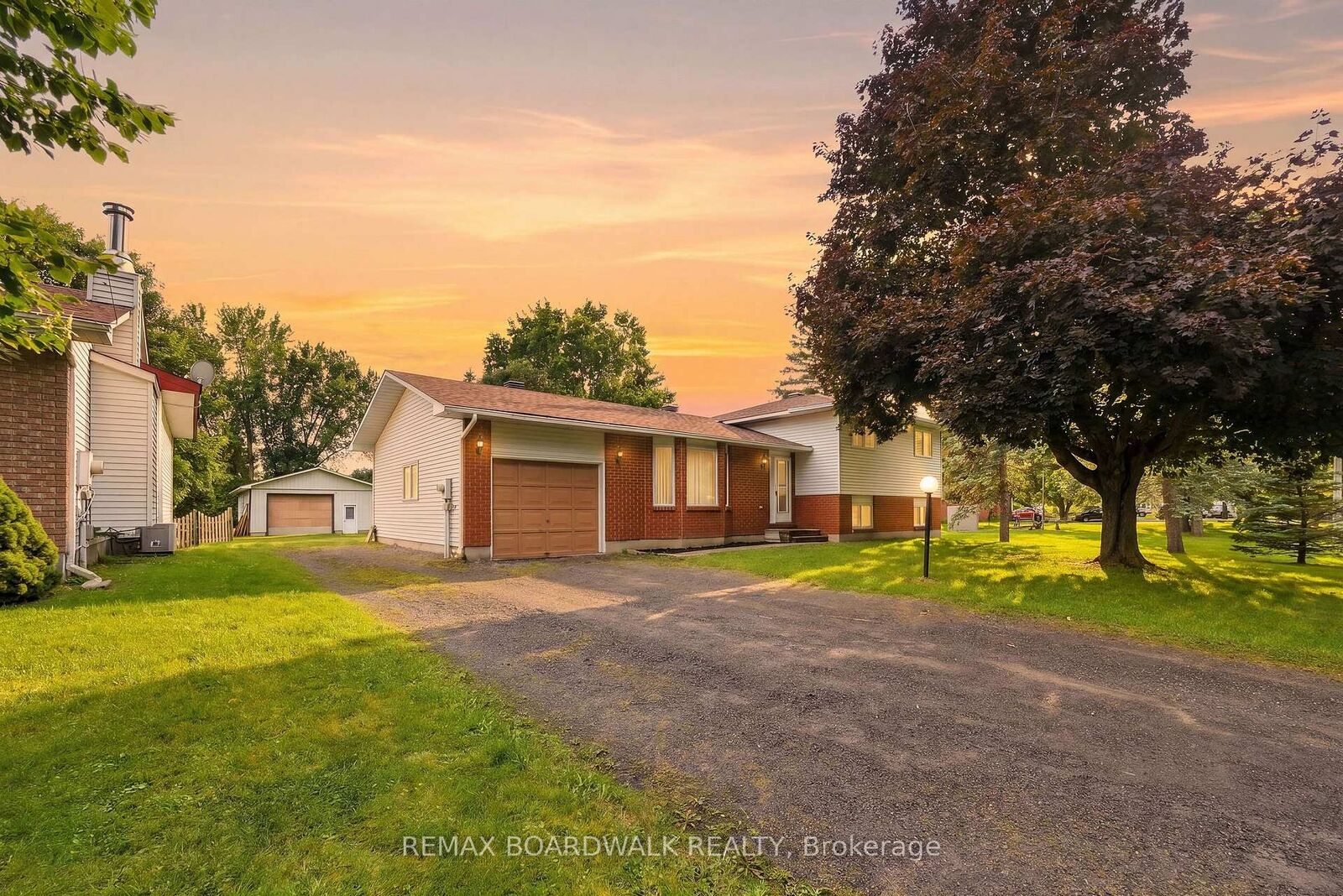Property Photo: 21 Maitland Street ON K0A 2Z0