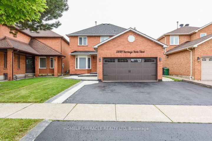 Property Photo: 5449 Heritage Hills Boulevard ON L5R 2H4