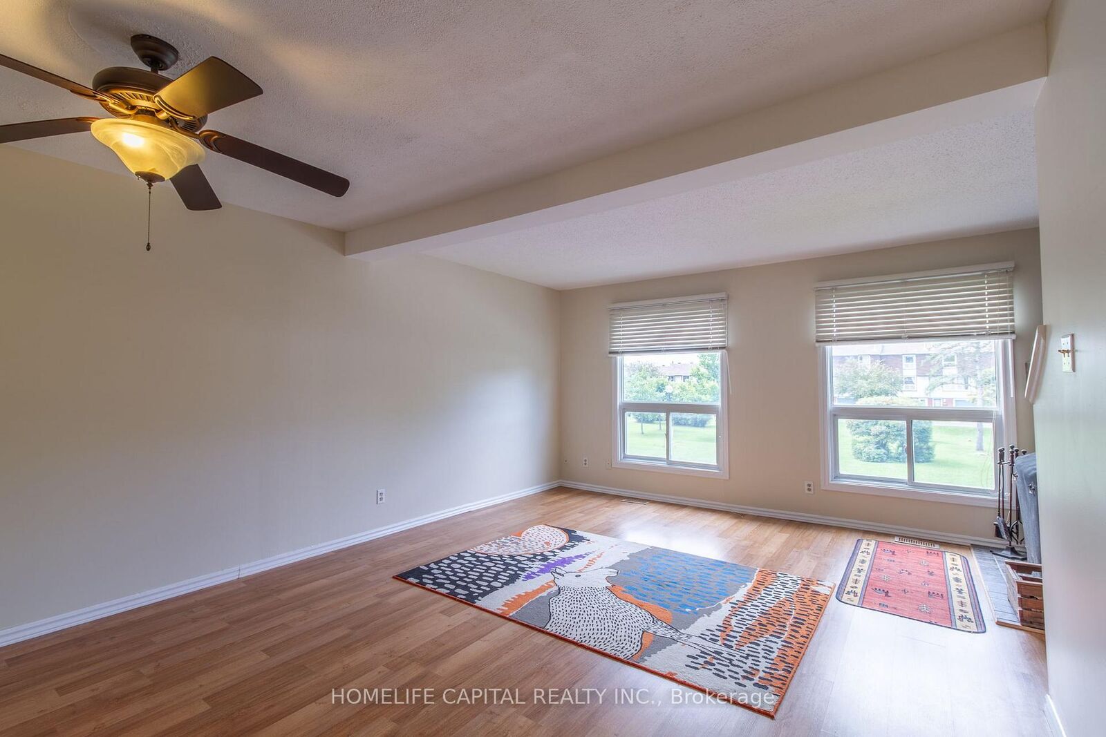 Property Photo:  1949 Greenway Park Lane  ON K1B 5A9 