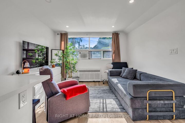 Property Photo: 497 Nairn Avenue ON M6E 4J2