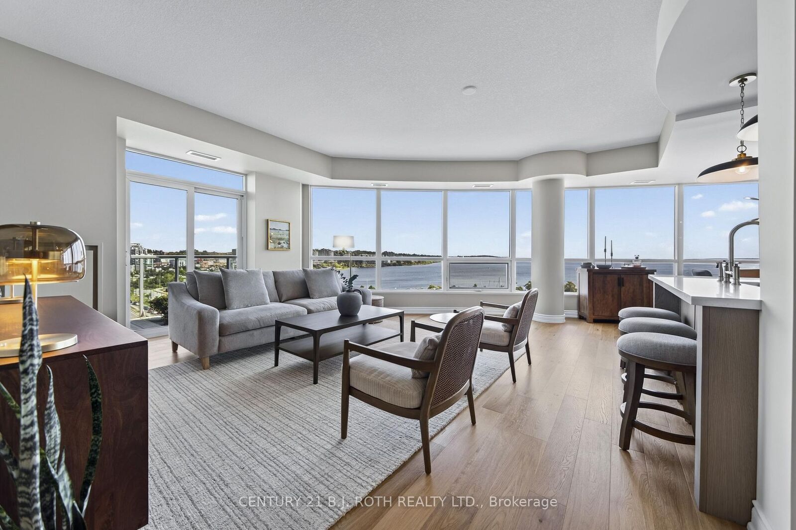 Property Photo: 33 Ellen Street 904 ON L4N 6E9