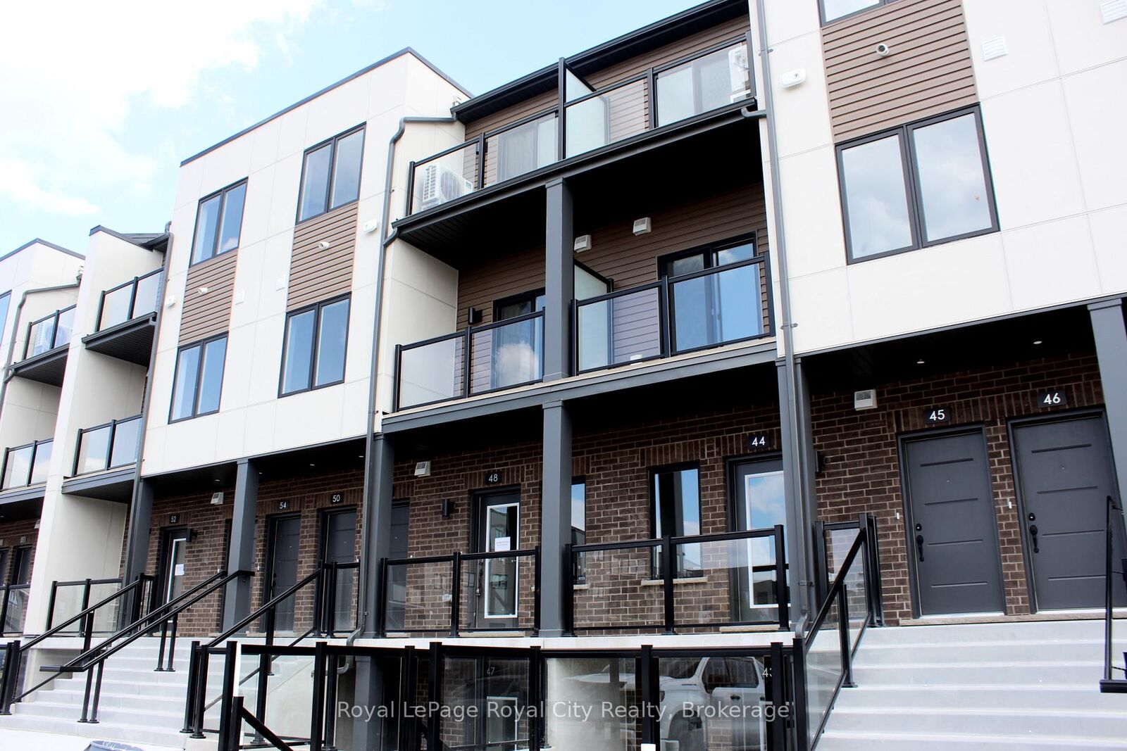 Property Photo:  42 Lowes Road W 48  ON N1G 0H6 