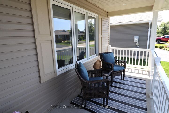 Property Photo:  96 Lake Breeze Drive  ON N7A 0B9 