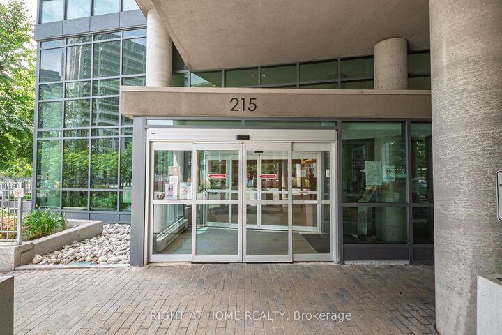 Property Photo:  215 Fort York Boulevard 1206  ON M5V 4A2 