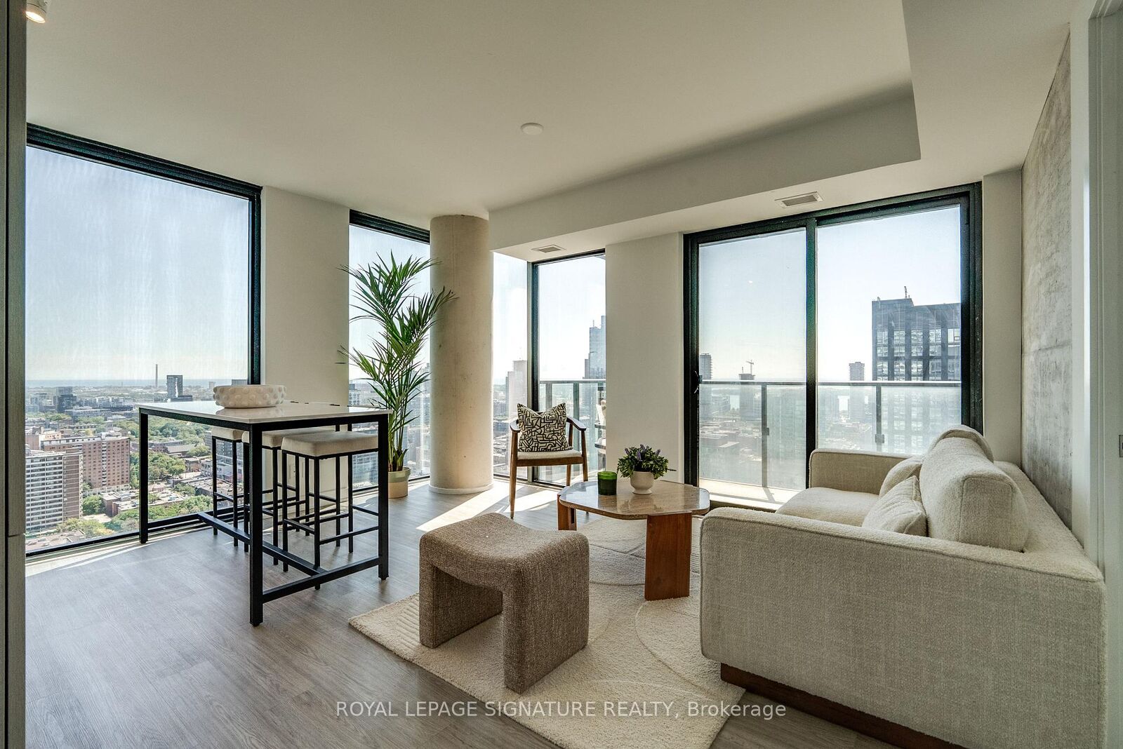 Property Photo: 47 Mutual Street 3107 ON M5B 0C6