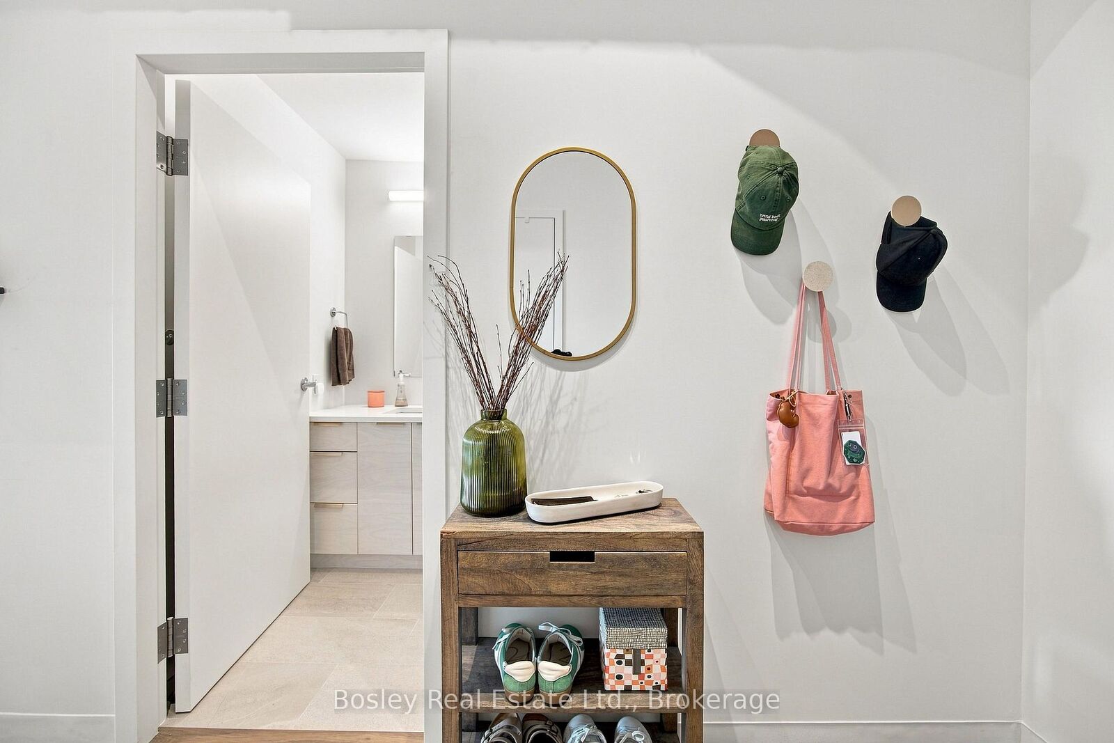 Property Photo:  120 Huron Street 206  ON N1E 0T8 