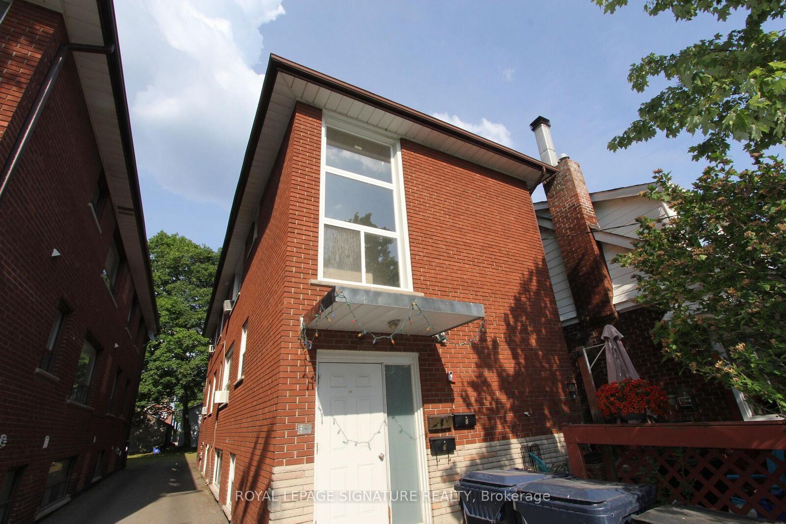 Property Photo:  31 Fifteenth Street 2  ON M8V 3J3 