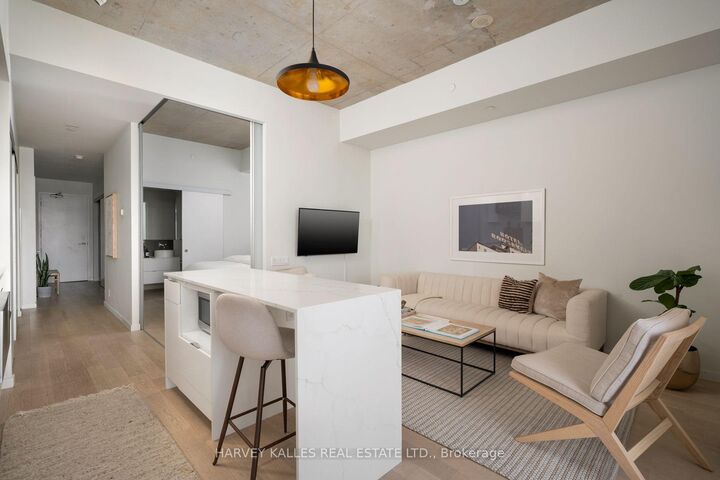 Property Photo: 383 Sorauren Avenue 809 ON M6R 0A4