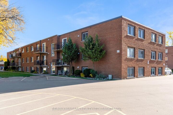 Property Photo: 452 Carlton Street 25 ON L2M 4X1