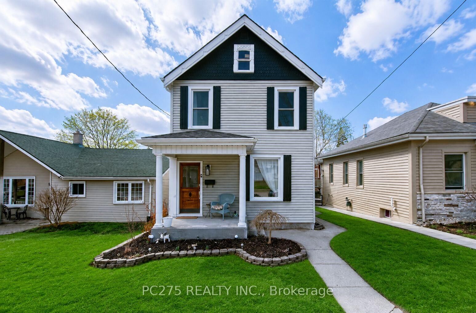 Property Photo: 92 Walnut Street ON N3L 2J7