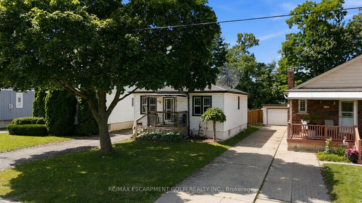 Property Photo:  13 Prestwick Avenue  ON L2P 2E5 