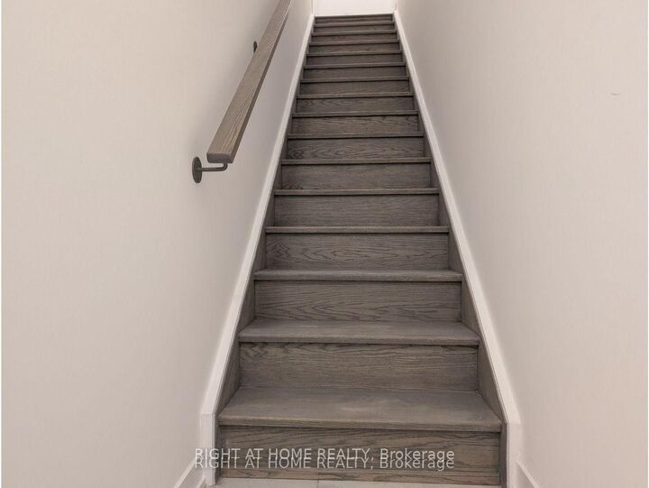 Property Photo: 188 Angus Drive 19 ON L1S 0G5