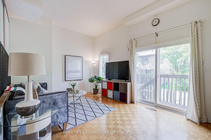 Property Photo: 6 Thunder Grove ON M1V 1V6