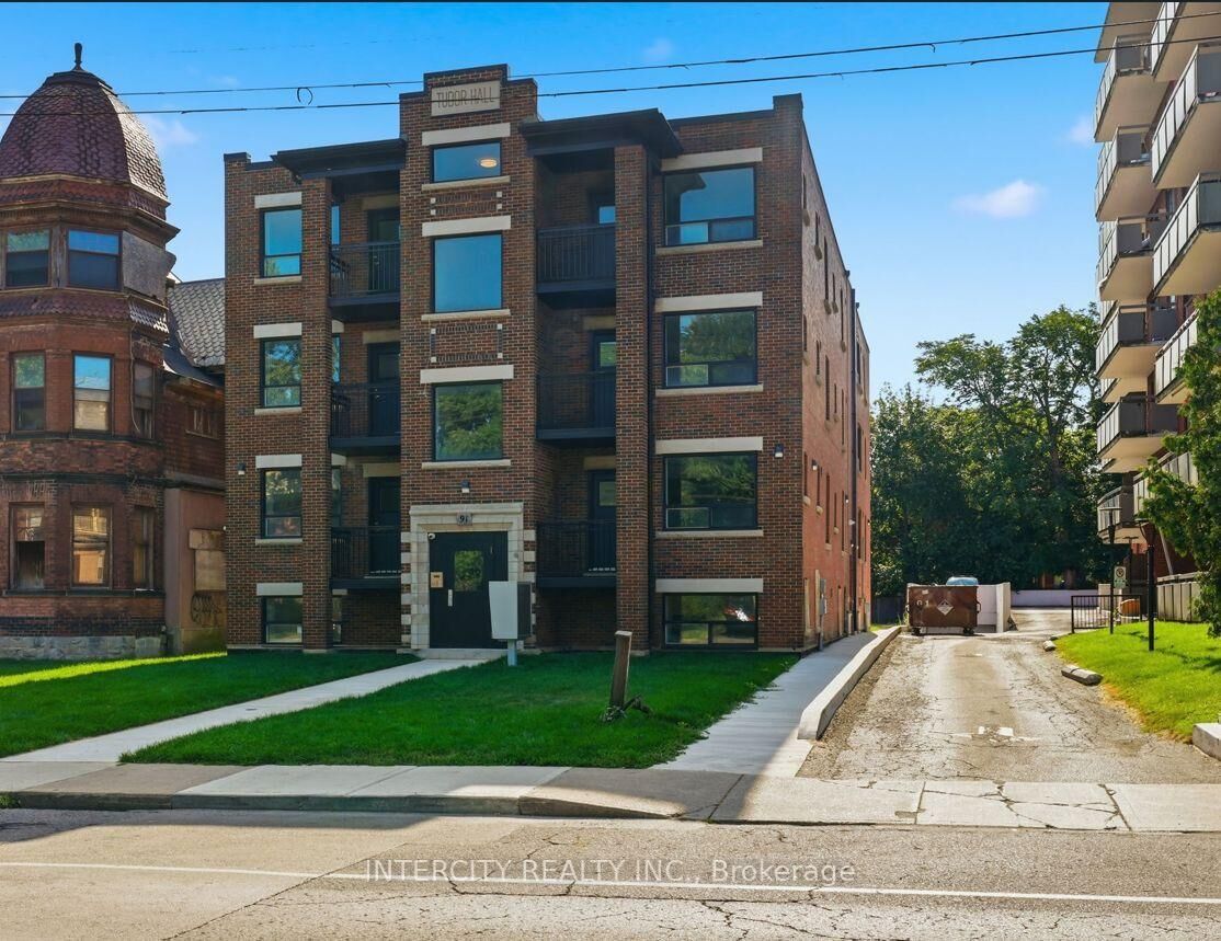 Property Photo:  91 Wentworth Street S 1  ON L8N 2Y9 