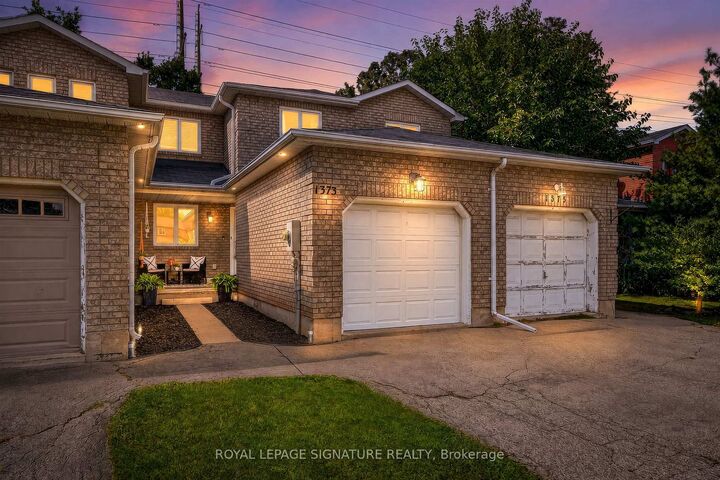 Property Photo: 1373 Treeland Street ON L7R 4P4