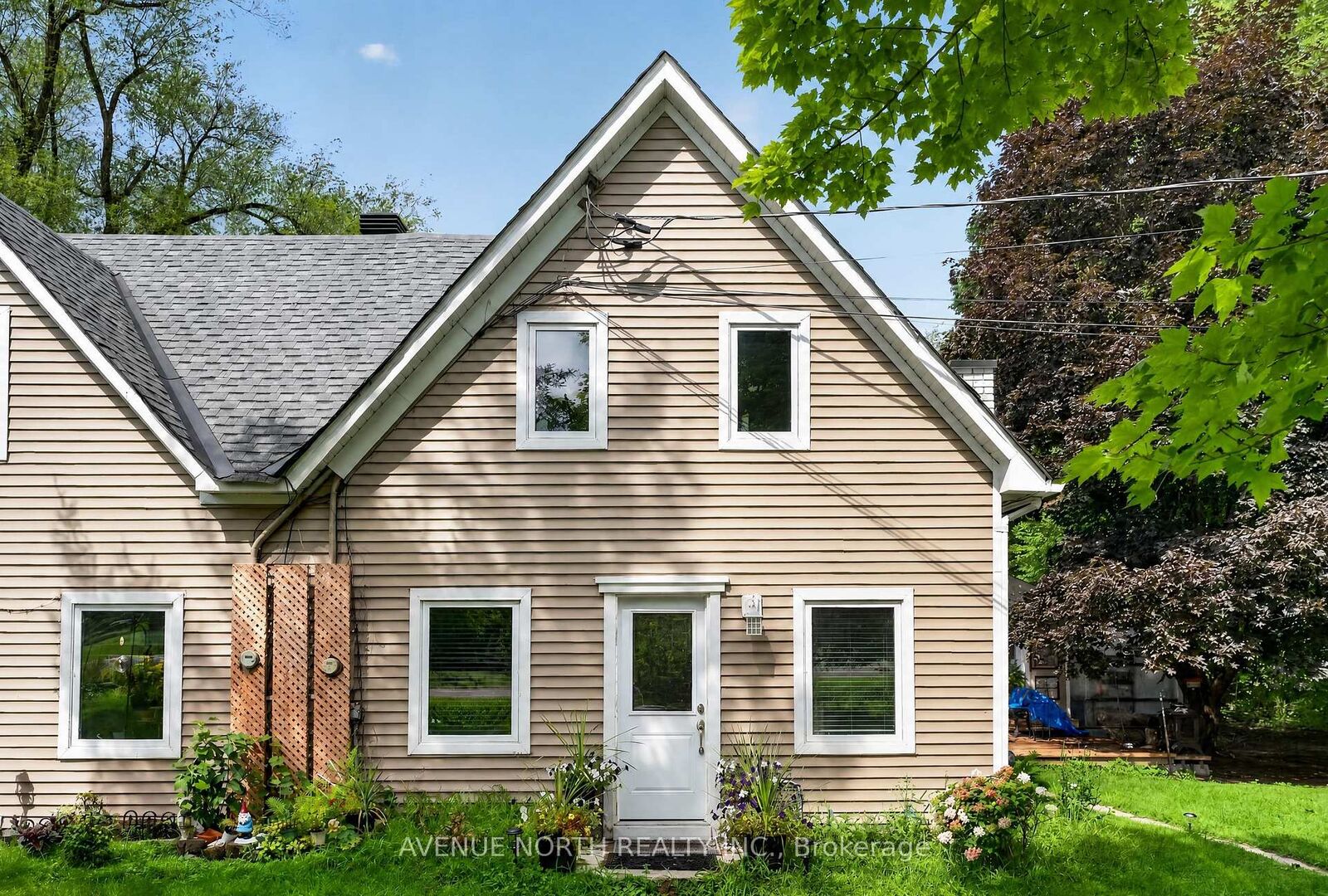 Property Photo: 2943 Old Montreal Road ON K4C 1G2