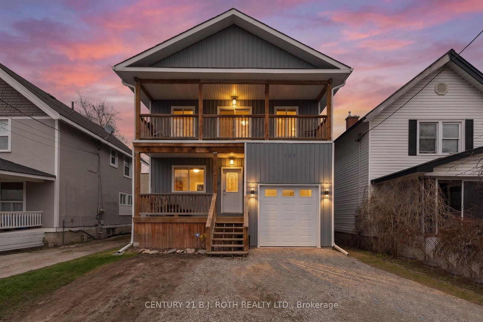 Photo de la propriété:  102 Dunlop Street  ON L3V 5P4 