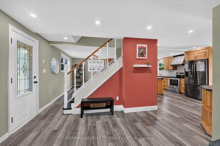 Property Photo: 843 Lyons Creek Road ON L3B 5N4