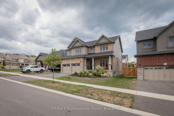 Property Photo: 75 Eaglecrest Avenue ON P1H 0G5