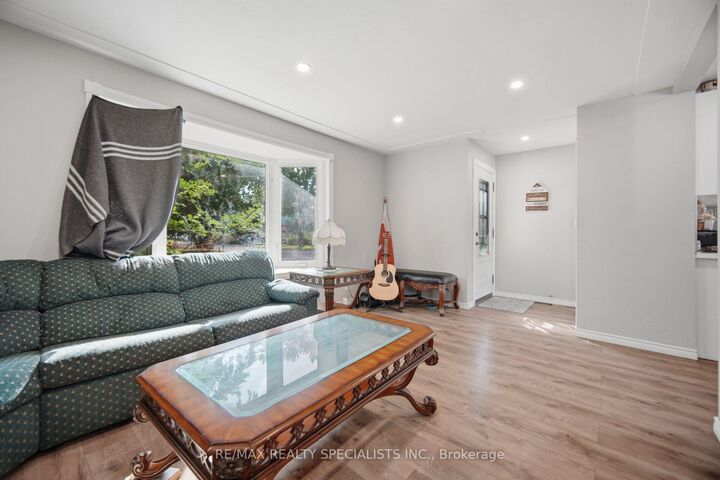 Property Photo:  60 Elmwood Avenue  ON N1R 4Y2 