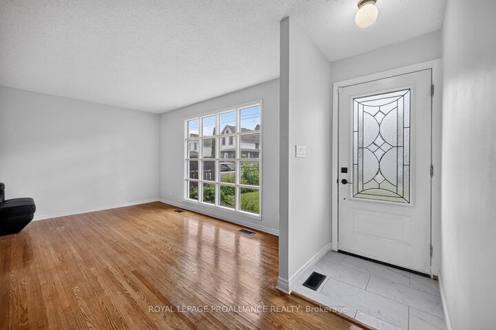 Property Photo:  59 Abbott Street  ON K6V 4A5 
